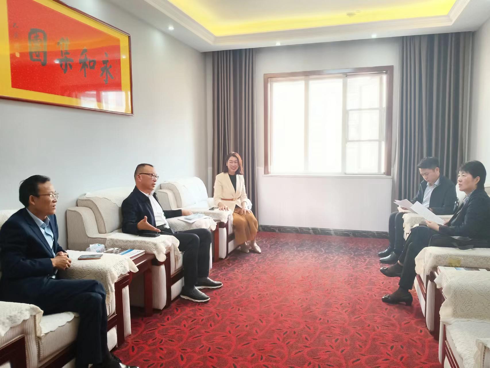 信陽中院黨組副書記、常務(wù)副院長謝建華蒞臨永和集團(tuán)走訪調(diào)研